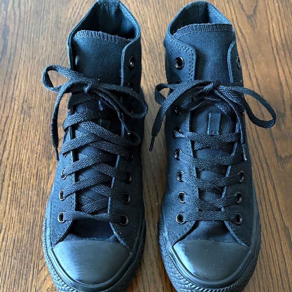 Black High-Top converse Sneakers